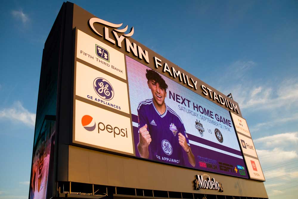 lynn family stadium rueff sign company